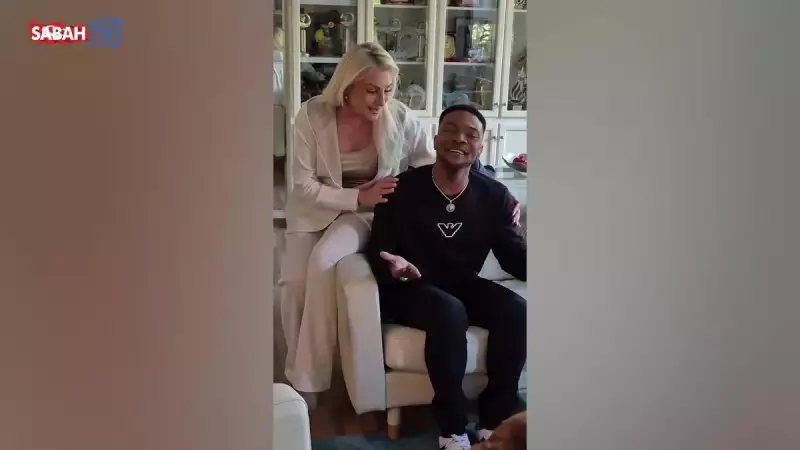 Muazzez Ersoy Nijeryalı Hayranıyla Unutulmaz Düet Yaptı | Video