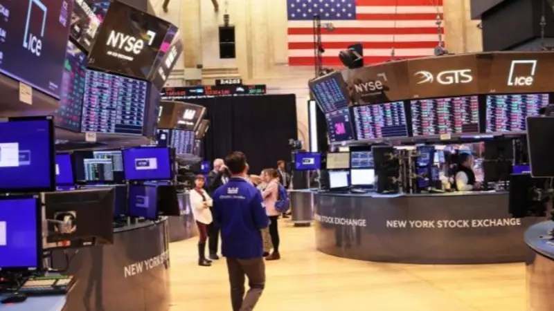 New York Borsası Düşüşle Kapandı: Fed Endişesi ve Teknoloji Hisseleri