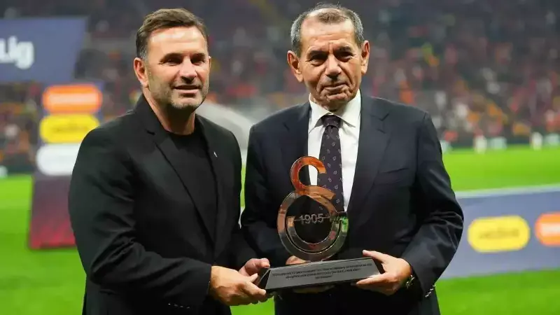 Okan Buruk'tan Derbi Öncesi Şaşırtan Jest! Taraftarlar Ayağa Kalktı