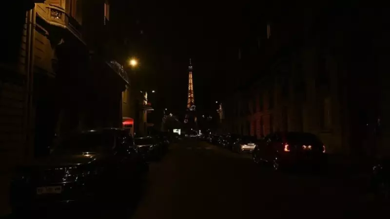 Paris'te Elektrik Kesintisi: 170 Bin Ev Karanlıkta, Metrolar Durdu