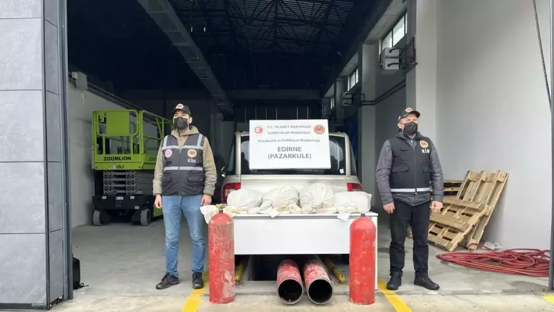 Pazarkule'de Otomobilin Altından 19 Kilo Esrar Çıktı