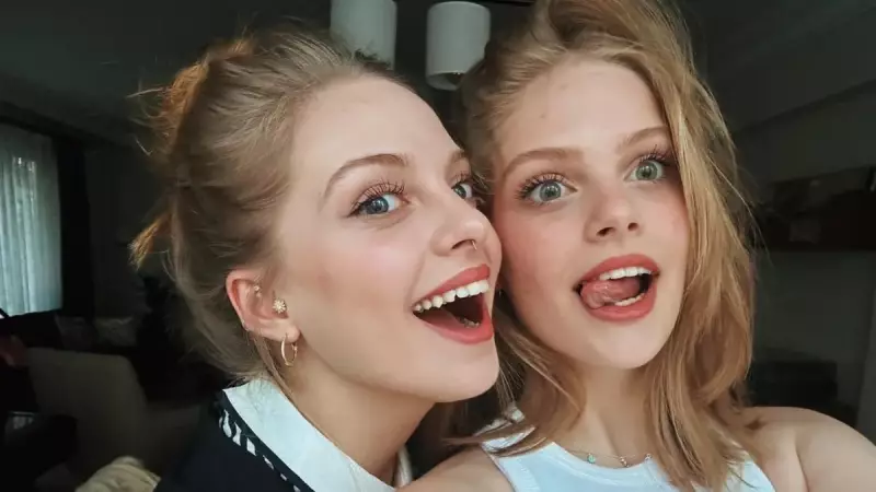 İpek Filiz Yazıcı ve Kardeşi: 7 Yaş Farkla Tıpatıp Aynılar!