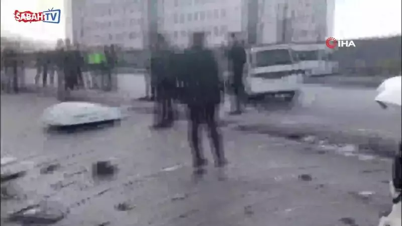 Şırnak'ta Servis Minibüsü ile Hafif Ticari Araç Çarpıştı: 13'ü Çocuk 19 Yaralı