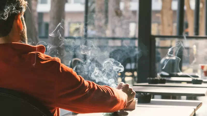 Sigara Mesane Kanseri Riskini Artırıyor: 10 Hastanın 7'sinde İlk Belirti İdrarda Kan