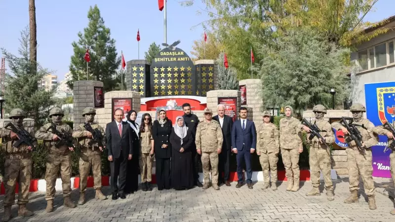 Siirt'te Helikopter Kazasında Şehit Olan 17 Mehmetçik Dualarla Anıldı