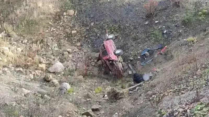 Sinop'ta Feci Kaza: 68 Yaşındaki Sürücü Uçurumdan Yuvarlandı