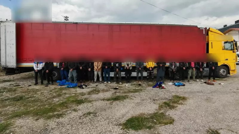 Sivas'ta TIR'da 18 Düzensiz Göçmen Yakalandı: 2 Şoför Tutuklandı