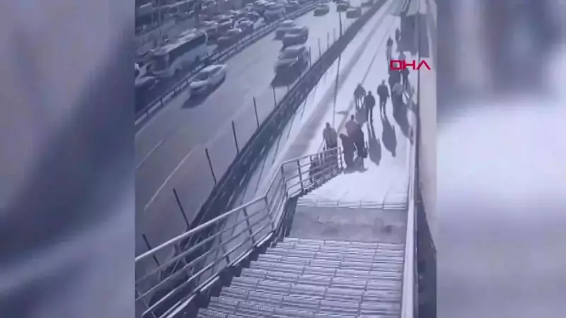 İstanbul Cevizlibağ'da Metrobüs Kazası: Engelli Yolcu Hayatını Kaybetti