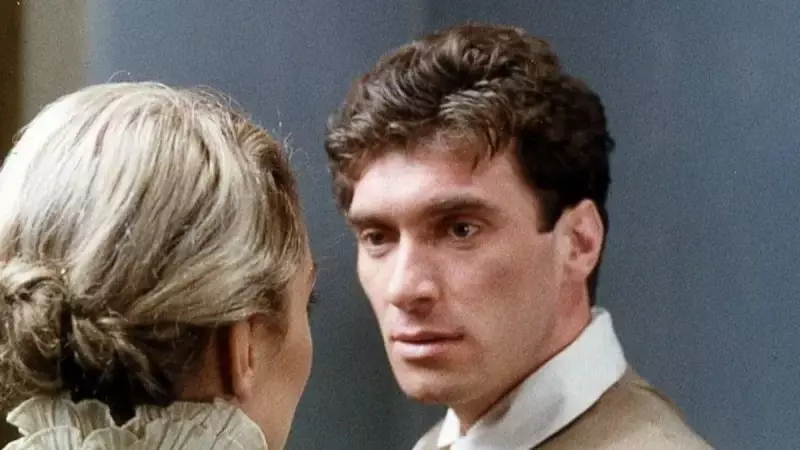 Tarık Tarcan'ın Sır Dolu Kayboluşu: 32 Yaşında Ekranları Bıraktı!