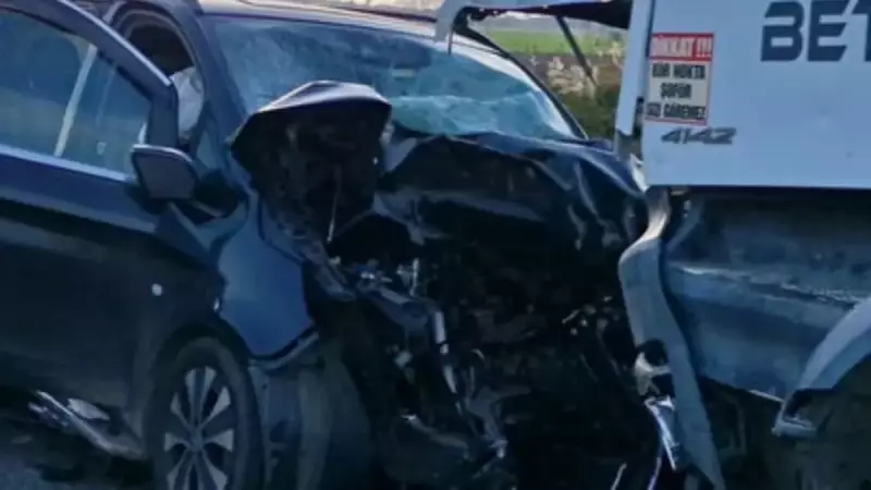 Tekirdağ'da Feci Kaza: 24 Yaşındaki Minibüs Şoförü Hayatını Kaybetti