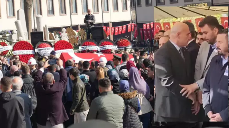 İYİ Partili Turhan Çömez'den Şehit Cenazesinde Tepki Çeken Hareket