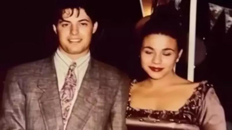 Yeşim Ceren Bozoğlu 30 Yıl Sonra Çocukluk Aşkı Korhan Beba'yla Buluştu