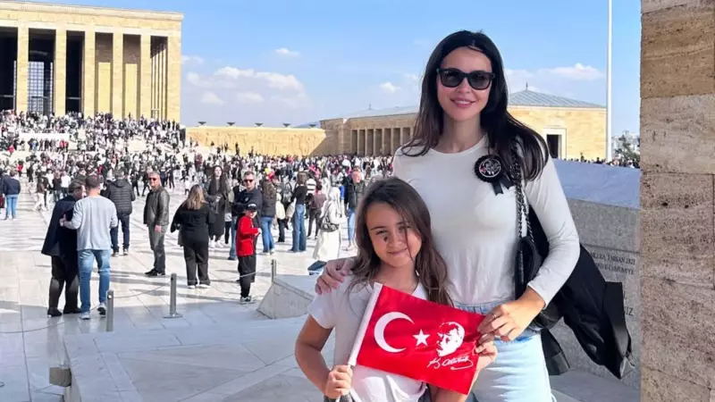 Zeynep Sever Demirel Kızı Yade ile Anıtkabir'de: İlk Ziyaretinde Duygulandı