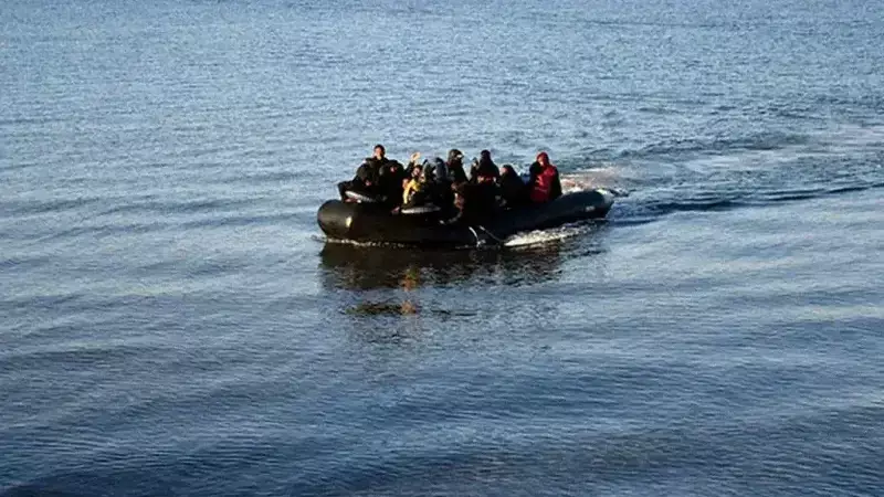 İzmir'de Göçmen Botu Battı: 1 Ölü, 1 Kayıp