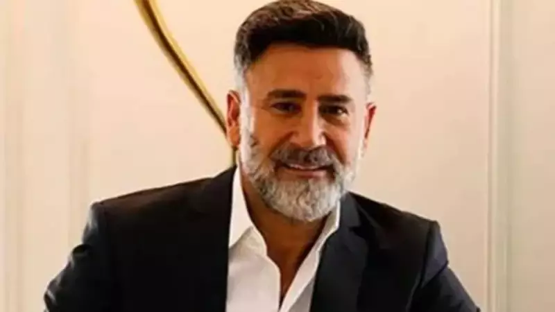 İzzet Yıldızhan'dan Romantik Poz! 23 Yıllık Aşk Sosyal Medyayı Salladı