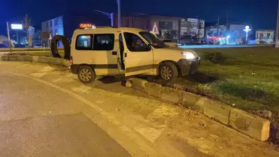 16 Yaşındaki Çocuk Ehliyetsiz Kaza Yapınca Yakalandı