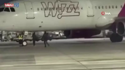 Almanya'da Uçak Kaçırmak İsteyen 2 Yolcu Pistte Yakalandı