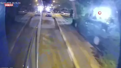 Şanlıurfa'da Silahlı Kavga: 2 Ağır Yaralı, Otobüs ve Market Hedef Aldı