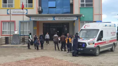 Bursa ve Sakarya'da 46 Öğrenci Yemekten Zehirlenerek Hastanelik Oldu