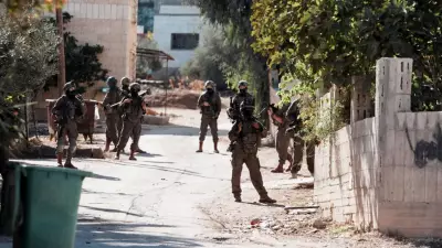 İsrail Batı Şeria'da 32 Filistinliyi Gözaltına Aldı, 10 Yaralı