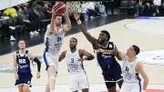 Bahçeşehir Koleji, Anadolu Efes'i 78-75 mağlup etti!
