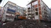 Bahçelievler'de Yıkım Sonrası Apartman Duvarı Olmadığı Ortaya Çıktı