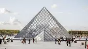 Louvre Müzesi'nde Dev Zam: 2026'da Biletler %45 Artıyor