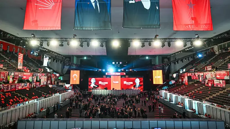 CHP'de Yolsuzluk Şüphelileri Parti Meclisi'nde: Özel'in Listesi Tepki Çekti