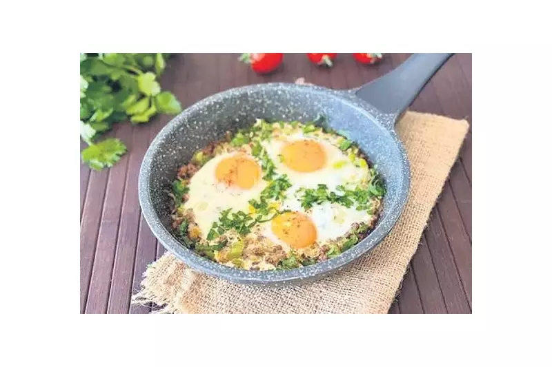 İdil Açıkalın'dan 2 Yumurta ile 3 Doyurucu ve Ekonomik Akşam Yemeği Tarifi