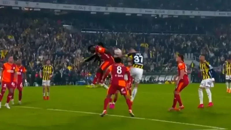 Fenerbahçe'nin Golü Elle Oynama Nedeniyle İptal Edildi: Eski Hakemler Yorumladı