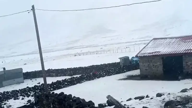 Iğdır'ın Yüksek Kesimleri Beyaza Büründü, Kar Kalınlığı 50 Santimetreyi Buldu