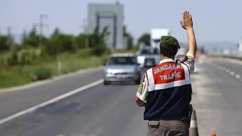 Jandarma Trafik Cezasını Kendi Ödedi: Şehit Babasına Duyarlı Davranış