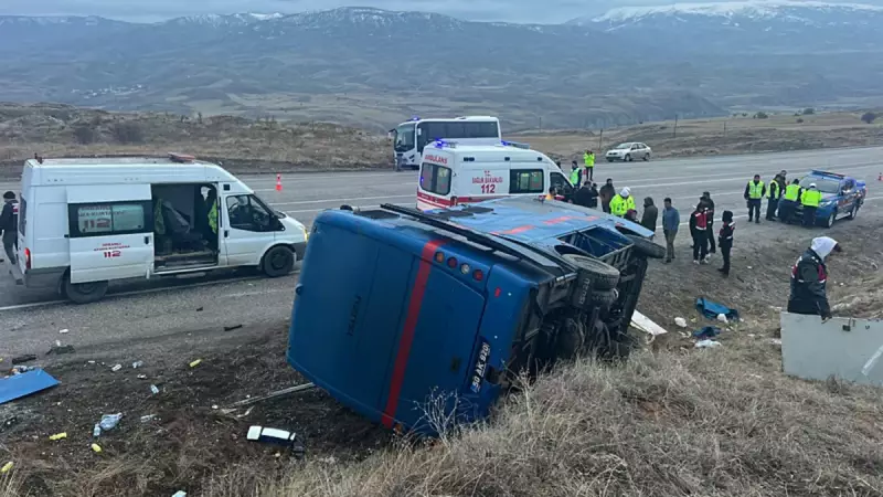 Sivas'ta Cezaevi Nakil Aracı Devrildi: 9 Yaralı!