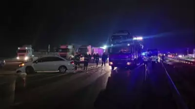 Amasya Merzifon'da Zincirleme Kaza: Araç, Tır ve Mahkum Midibüsü Çarpıştı