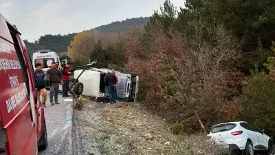 Balıkesir'de Jeep ile Otomobil Çarpıştı: 3 Yaralı