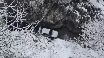 Diyarbakır'da Otomobil Köprüden Dereye Uçtu: 4 Yaralı