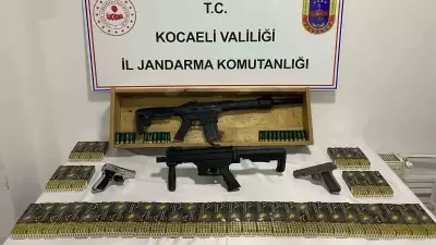 Gebze'de Kaçakçılık Operasyonu: 2 Bin 61 Tabanca Fişeği Yakalandı