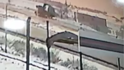 Nevşehir'de Kar Yağışı Nedeniyle Kaygan Yolda TIR Devrildi: Kaza Anı Kameralarda