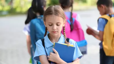 Prof. Dr. Esra Çöp Uyardı: Akran Zorbalığı İlkokula İndi, Dijital Dünya Nedeni