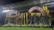 Fenerbahçe Taraftarlarından Derbi Öncesi Etkileyici Koreografi Şovu