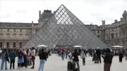 Louvre'da Su Sızıntısı: 400 Nadir Kitap Hasar Gördü