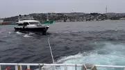 İstanbul Boğazı'nda Tehlike: Sürüklenen Tekne Kurtarıldı