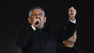 CHP Lideri Özgür Özel, Çekmeköy Mitinginde Ekonomik Eşitsizliği ve Yolsuzlukla Mücadeleyi Vurguladı