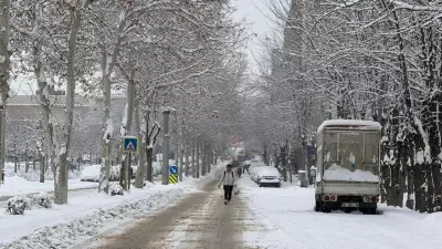 Diyarbakır'da Kar Yağışı Uçuşları Vurdu: İstanbul ve Ankara Seferleri İptal Edildi