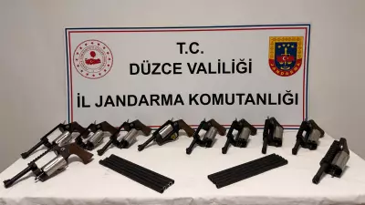 Düzce'de Silah Kaçakçılığı Operasyonu: 10 Tabanca ve 10 Kesik Namlu Ele Geçirildi