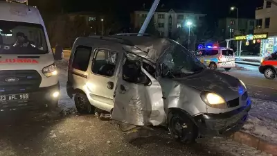 Elazığ'da Buzlanma Faciası: 1'i Ağır 4 Yaralı