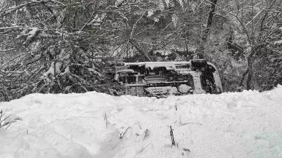 Gümüşhane'de Ambulans Kazası: Sağlık Çalışanları Tedbir Amaçlı Hastaneye Götürüldü