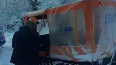 Kar Yağışında Kemoterapi Hastası AFAD'ın Paletli Aracıyla Kurtarıldı