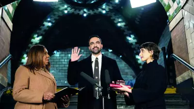 New York'un İlk Müslüman Belediye Başkanı Kur'an-ı Kerim Üzerine Yemin Etti