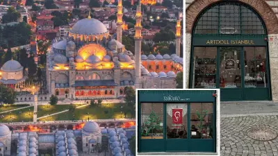 Süleymaniye Külliyesi'ndeki Noel Süslemeleri Tepki Çekti